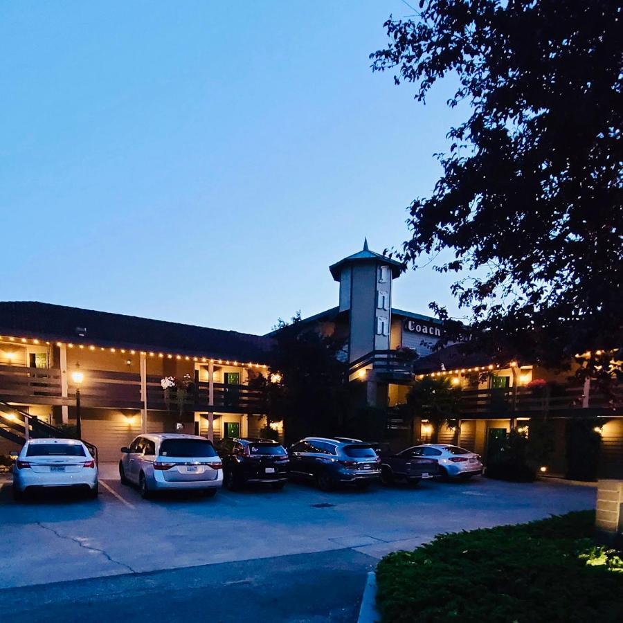 Coachman Inn Oak Harbor Ngoại thất bức ảnh