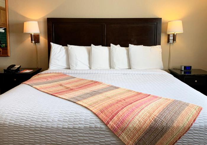 Coachman Inn Oak Harbor Ngoại thất bức ảnh
